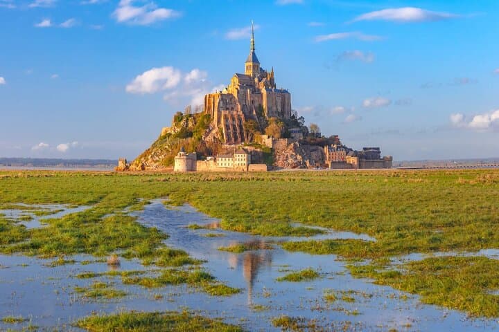 Paris Custom Private Day Tour with Vehicle and Guide
