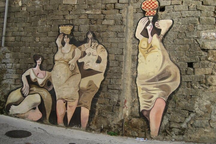Private Guided Street Art Walking Tour in Paris