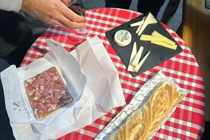 Bike & Bites: The Ultimate Paris Food Tour on Two Wheels