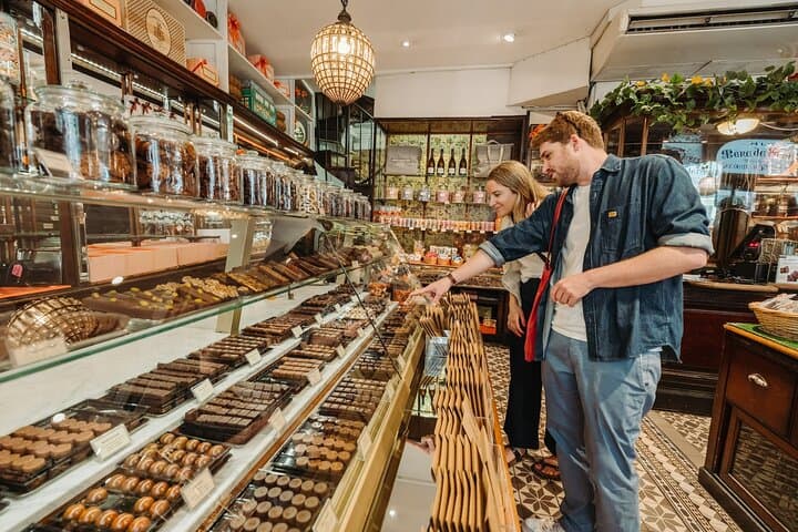 Paris Pastry Tour - Croissants, Macarons & Iconic French Desserts