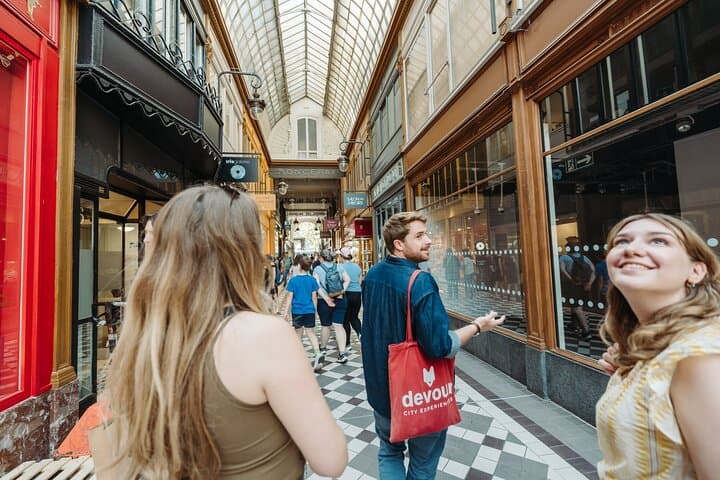 Paris Pastry Tour - Croissants, Macarons & Iconic French Desserts