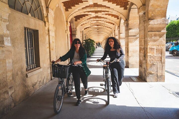 Private Paris Bike Tour - Iconic Sights around the Seine
