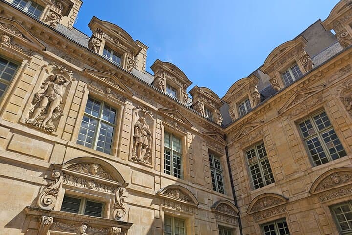 Paris Le Marais Hidden Gems Small Group Tour with Cruise Option
