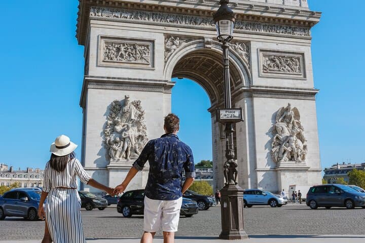 Private 4-hour City tour of Paris with Driver and Local Guide