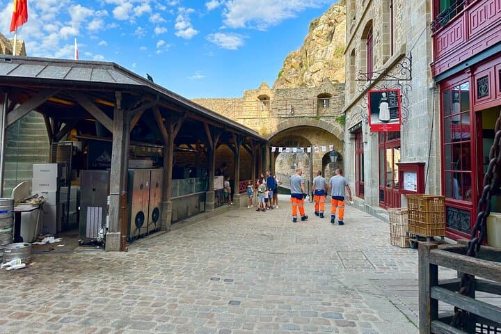 Private Day Trip to Mont-Saint-Michel and Rouen from Paris