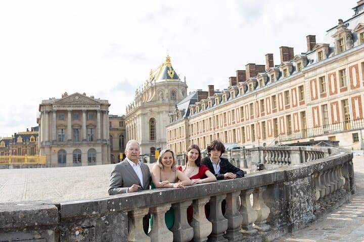 Versailles Photoshoot Experience with a Professional Photographer