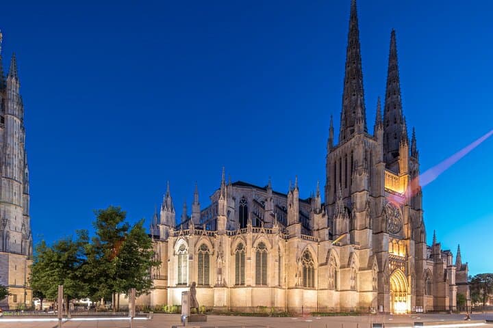 Bordeaux Night Tour: Private Evening Highlights Experience