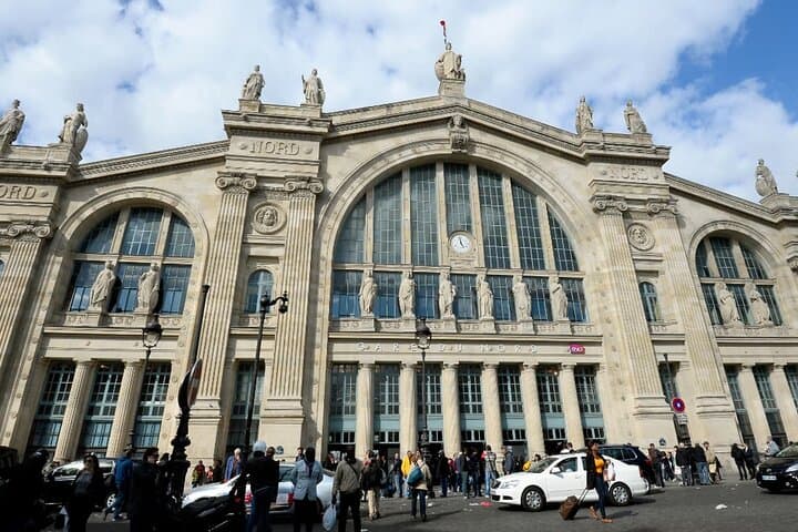 One Way Transfer from Railways Station to Hotel in Paris 3-6 p