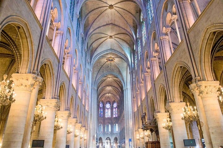 Paris Guided Exterior Tour of Notre Dame Cathedral
