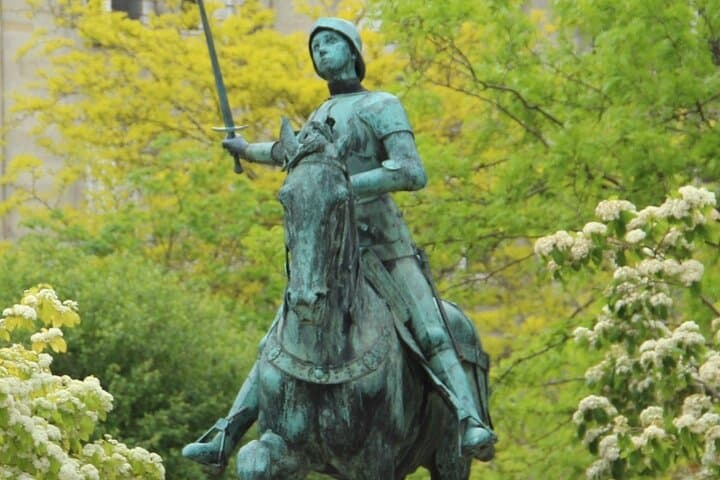 Reims Walking Tour: Self-Guided City Game