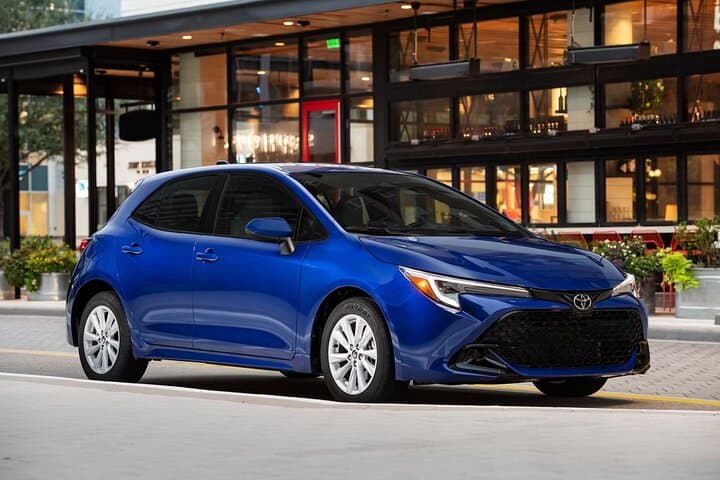 Private Transfer from Charles de Gaulle Airport to Paris