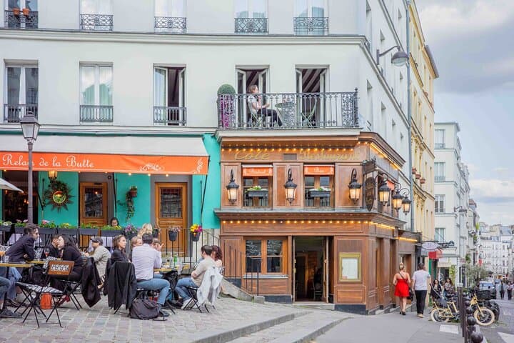 Montmartre Walking Tour: Sacré-Cœur, Hidden Gems, Panoramic Views