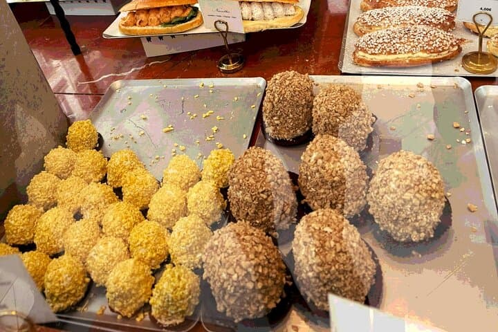 Latin Quarter Walking Tour Literature, History and Pastries