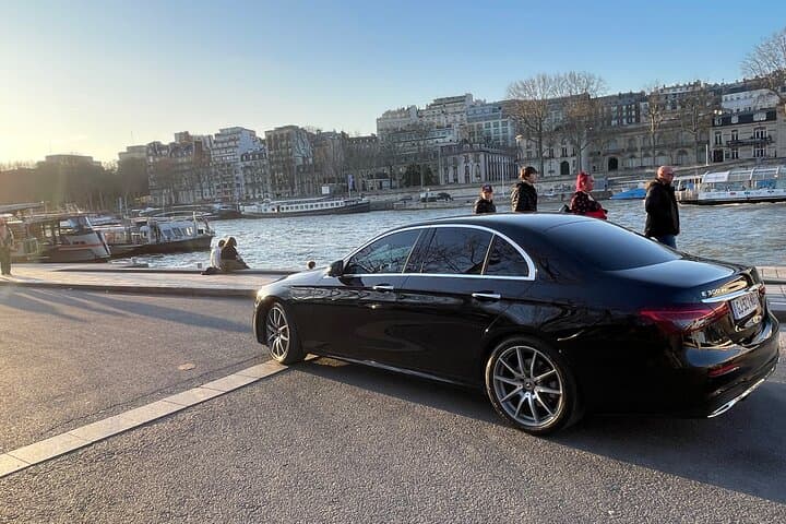 Private Transfer Paris ↔ CDG/ORY Airport - Luxury Sedan or VAN