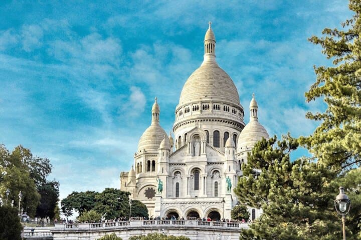 Paris Montmartre Free Walking Tour in English