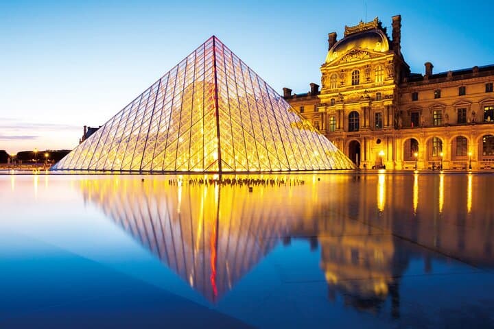 Le Louvre Museum