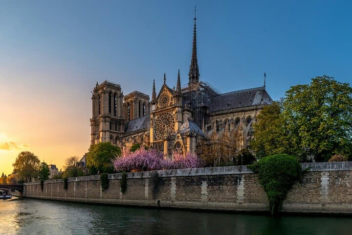 Stress-Free Paris from Le Havre with Seine River Cruise & Lunch
