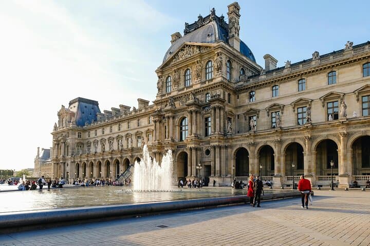 Stress-Free Paris from Le Havre with Seine River Cruise & Lunch