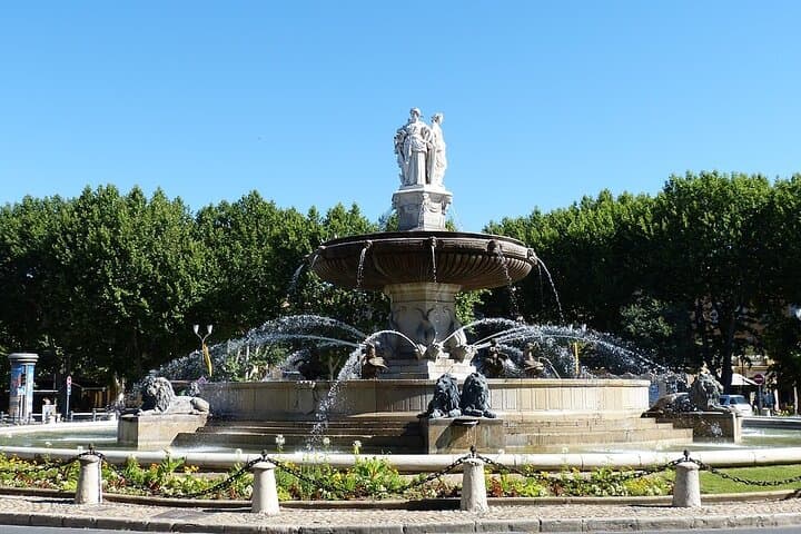 Private guided tour in Aix-en-Provence - Official tour guide !