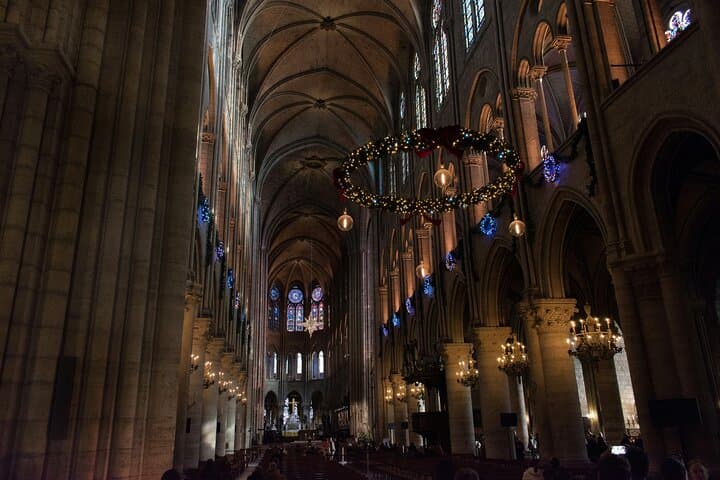 Paris Notre Dam to Pantheon Walking Tour with Pantheon Tickets