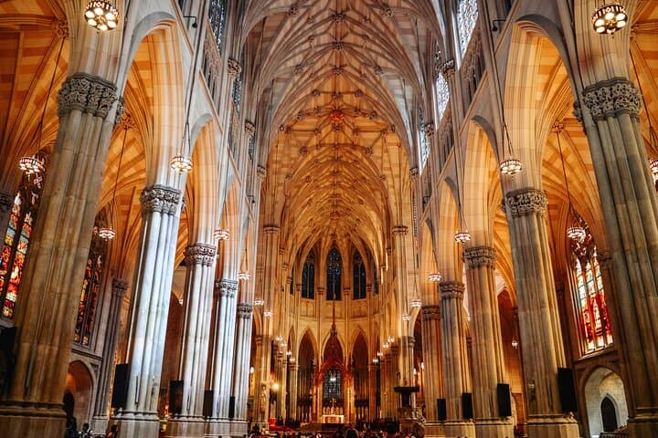 Paris Notre Dam to Pantheon Walking Tour with Pantheon Tickets