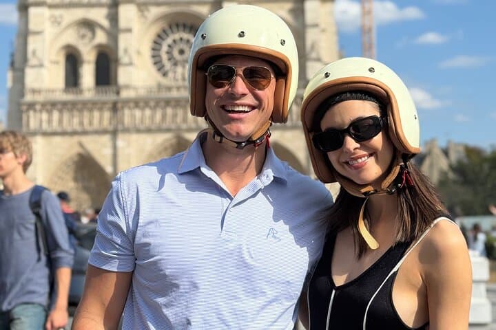Vintage Side-car Tour and Crepe tasting near the Eiffel Tower