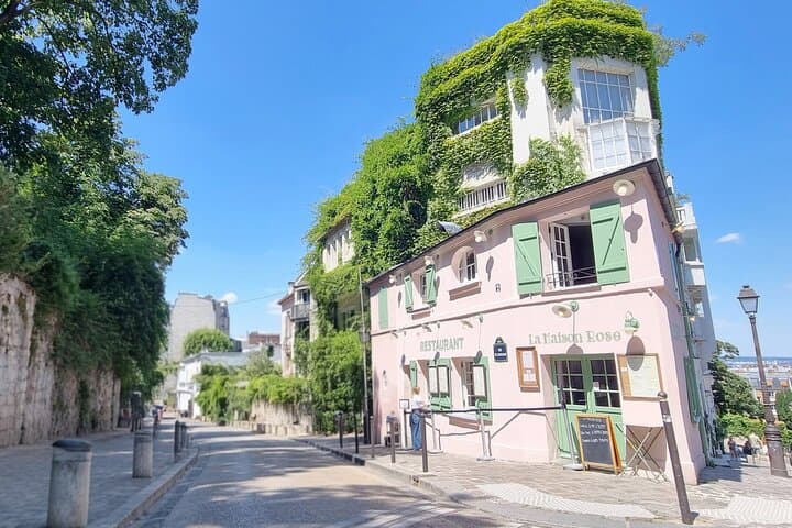 The pink house. Montmartre