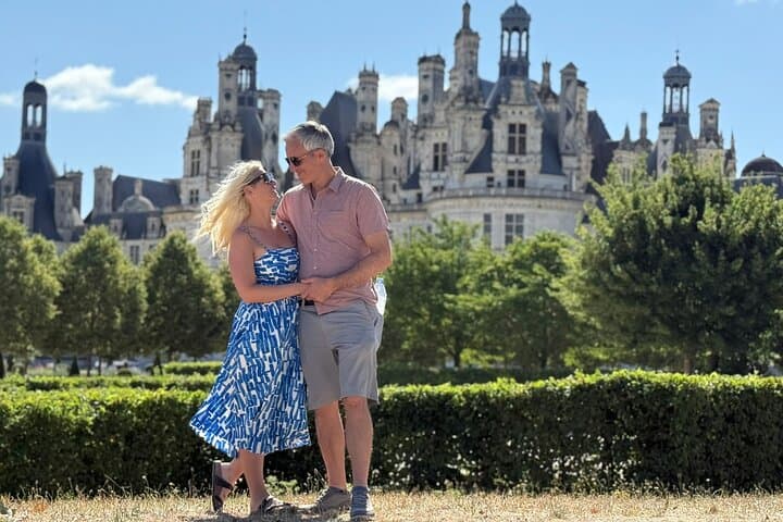Loire Valley Castles Day Trip from Paris & Tasting with Pickup