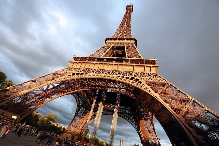 Eiffel Tower Hosted Entry and Seine River Cruise