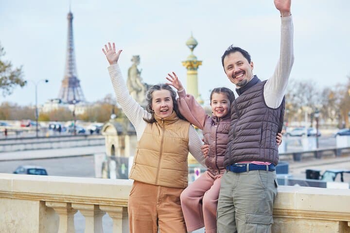 Paris Private Full Day Tour: Montmartre, Sights & Eiffel Tower