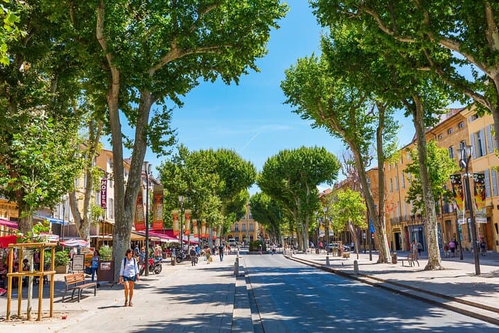 Aix en-Provence and Cassis Combo Private Tour