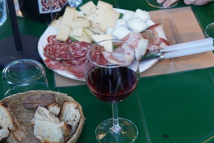 Le Marais Food and Wine Tour - French Gourmet Tastings