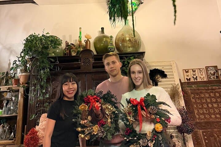 Christmas preserved wreath making