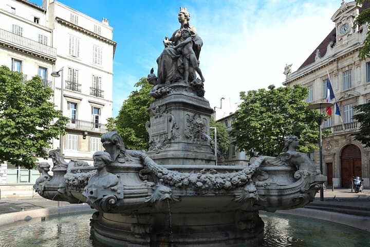 Hello Marseille: Private 2-Hour Intro City Walk with Local Guide