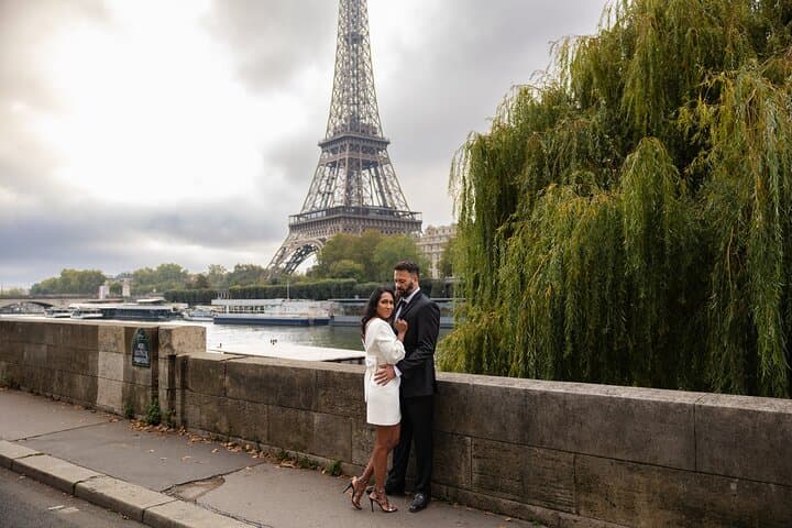 Paris Photoshoot Eiffel Tower Romantic for Couples