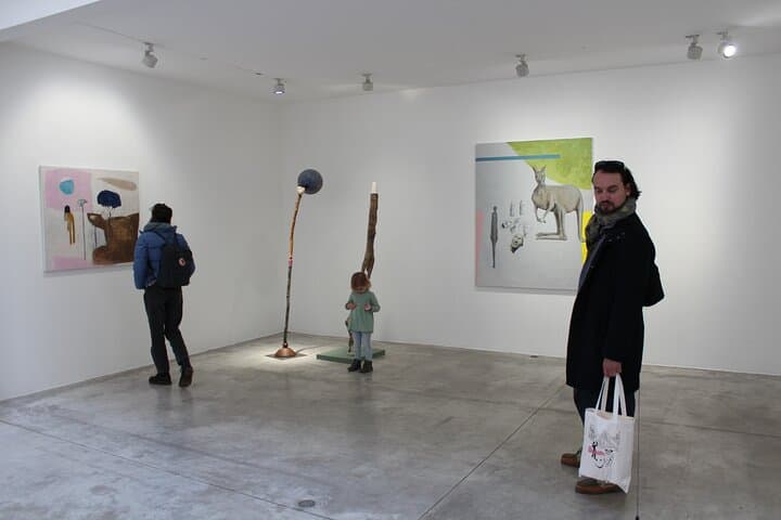 Paris: Marais Contemporary Art Galleries with an artist 1.5 Hours