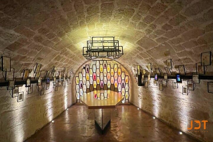 Paris Biking Tour with Wine Tasting in a Hidden Cellar