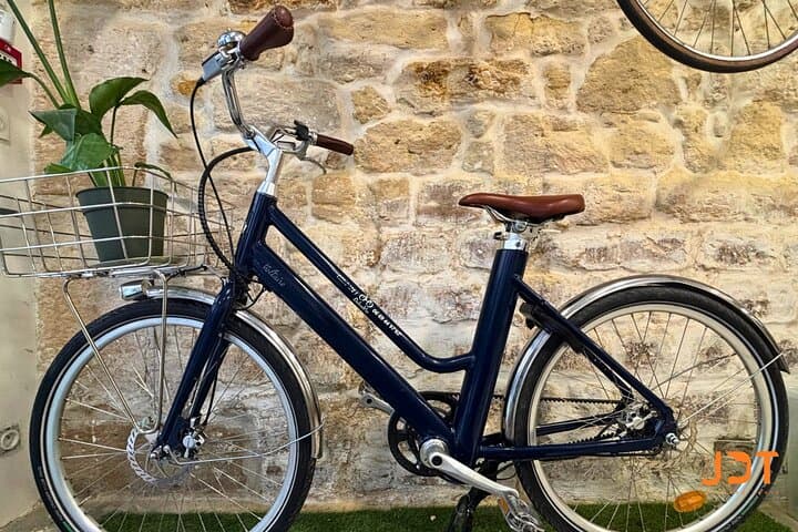 Paris Biking Tour with Wine Tasting in a Hidden Cellar