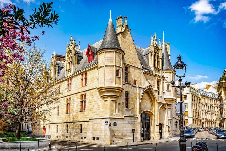 Paris Marais Walking Food Tour with Audioguide on Your Smartphone