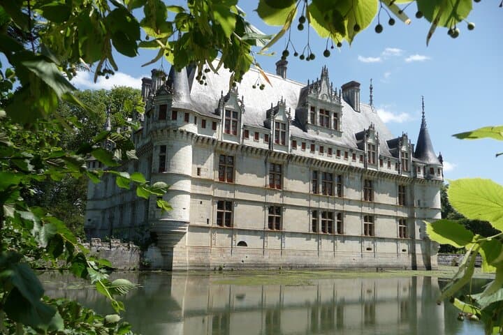 Castle Chateau d'Azay-le-Rideau History Tour Experience