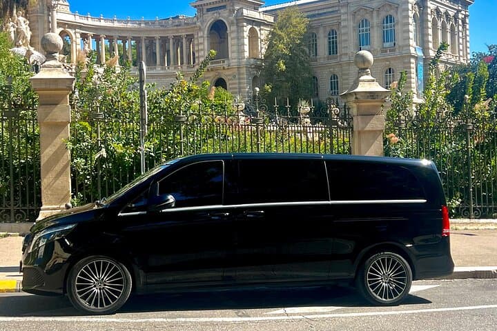 City tour off Marseille