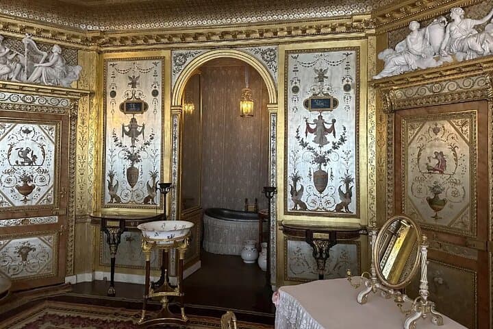 Château de Fontainebleau and Barbizon Village Full Day Tour