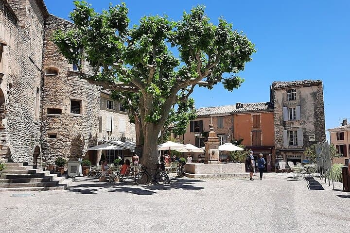 Gordes Castle place