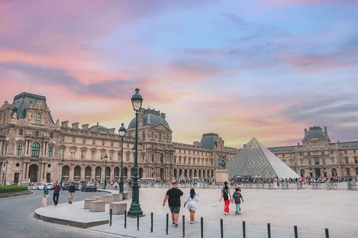 Paris Private Walking Tour with a Local