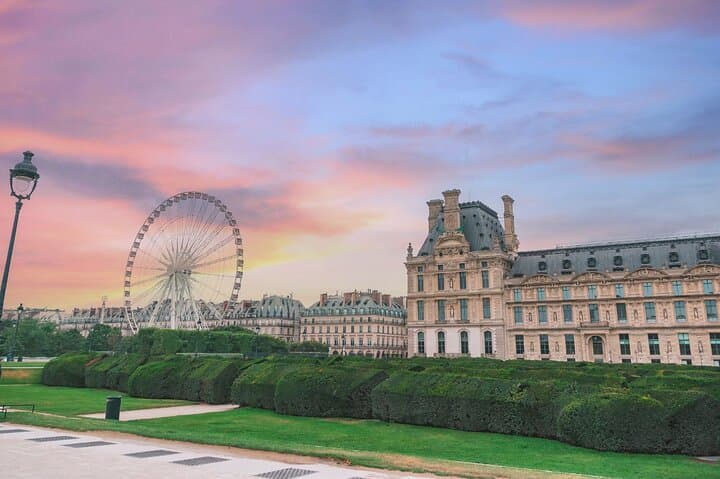 Paris Private Walking Tour with a Local