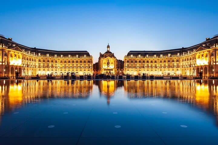 Bordeaux Night Tour: Private Evening Highlights Experience
