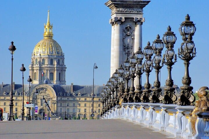 Private guided tours in Paris with private driver