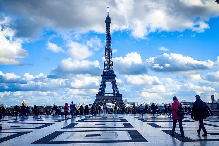 Private guided tours in Paris with private driver