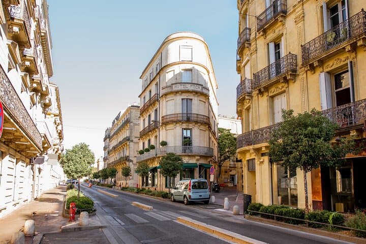 Hello Montpellier: Private 2-Hour Intro Walk with Local Guide