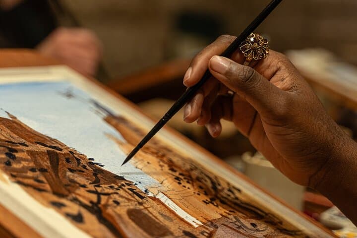 Adding the final expressive details to your own ‘Midnight in Paris’ watercolor.